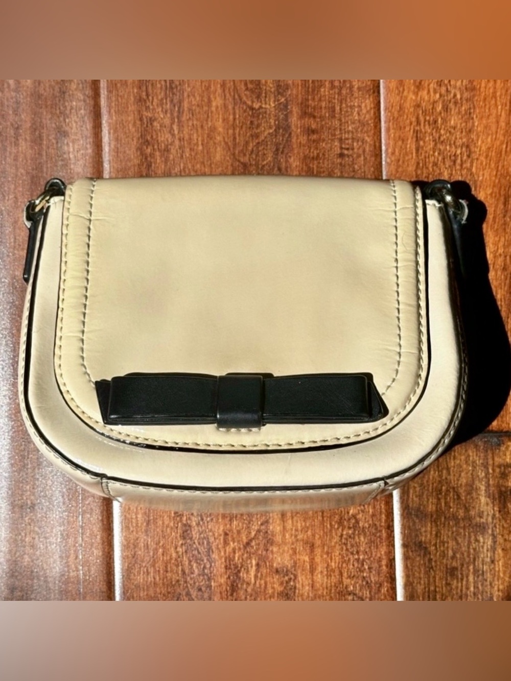 Kate Spade Beacon Court Angelica Cream Leather Bow Crossbody Bag - Picture 2 of 12
